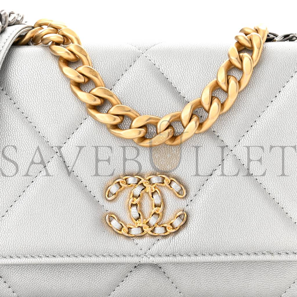 CHANEL METALLIC LAMBSKIN QUILTED CHANEL 19 WALLET ON CHAIN WOC SILVER (19*11*3cm) CHANEL METALLIC LAMBSKIN QUILTED CHANEL 19 WALLET ON CHAIN WOC SILVER (19*11*3cm)