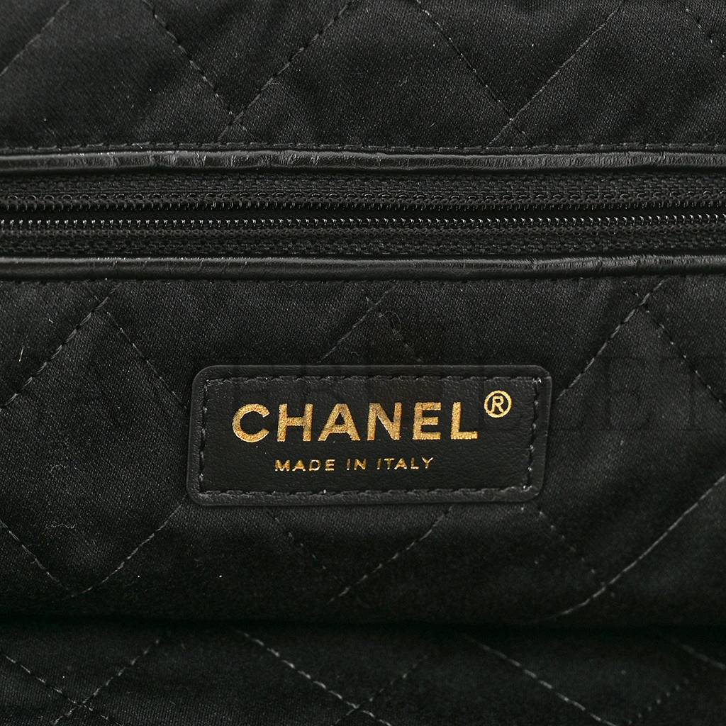CHANEL SHINY CALFSKIN QUILTED CHANEL 22 BLACK (37*35*7cm) CHANEL SHINY CALFSKIN QUILTED CHANEL 22 BLACK (37*35*7cm)