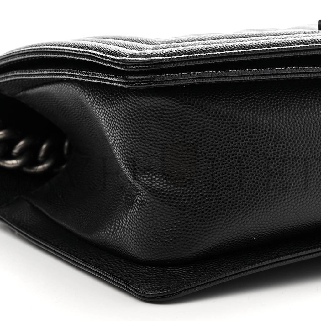 CHANEL CAVIAR QUILTED MEDIUM BOY FLAP BLACK SILVER HARDWARE (25*15*8cm) CHANEL CAVIAR QUILTED MEDIUM BOY FLAP BLACK SILVER HARDWARE (25*15*8cm)