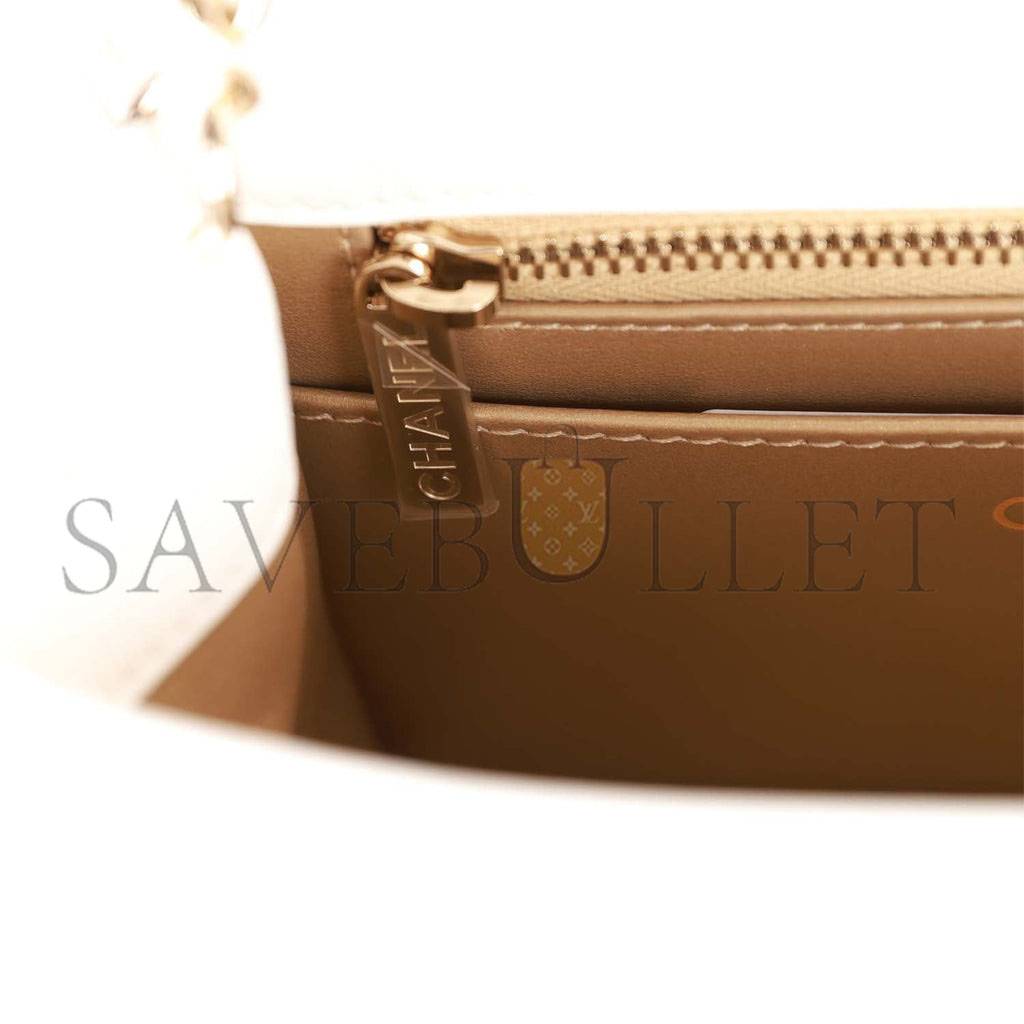 CHANEL PEARL CRUSH MINI SQUARE FLAP BAG WHITE LAMBSKIN LIGHT GOLD HARDWARE (17*14*8cm) CHANEL PEARL CRUSH MINI SQUARE FLAP BAG WHITE LAMBSKIN LIGHT GOLD HARDWARE (17*14*8cm)