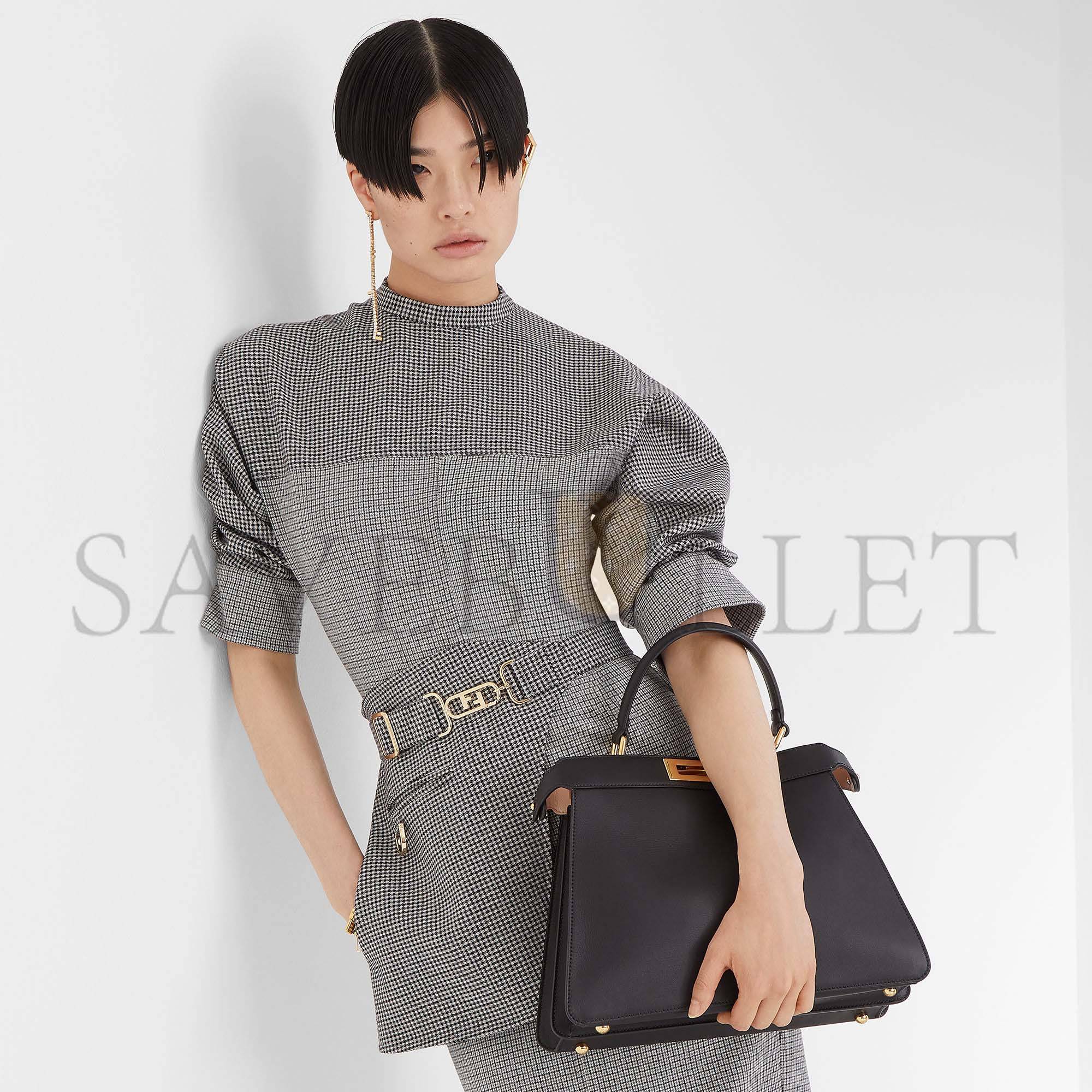 FENDI PEEKABOO ISEEU MEDIUM - ROSE BLACK LEATHER BAG 8BN321A6V3F1CJZ (33.5*25.5*13cm) FENDI PEEKABOO ISEEU MEDIUM - ROSE BLACK LEATHER BAG 8BN321A6V3F1CJZ (33.5*25.5*13cm)