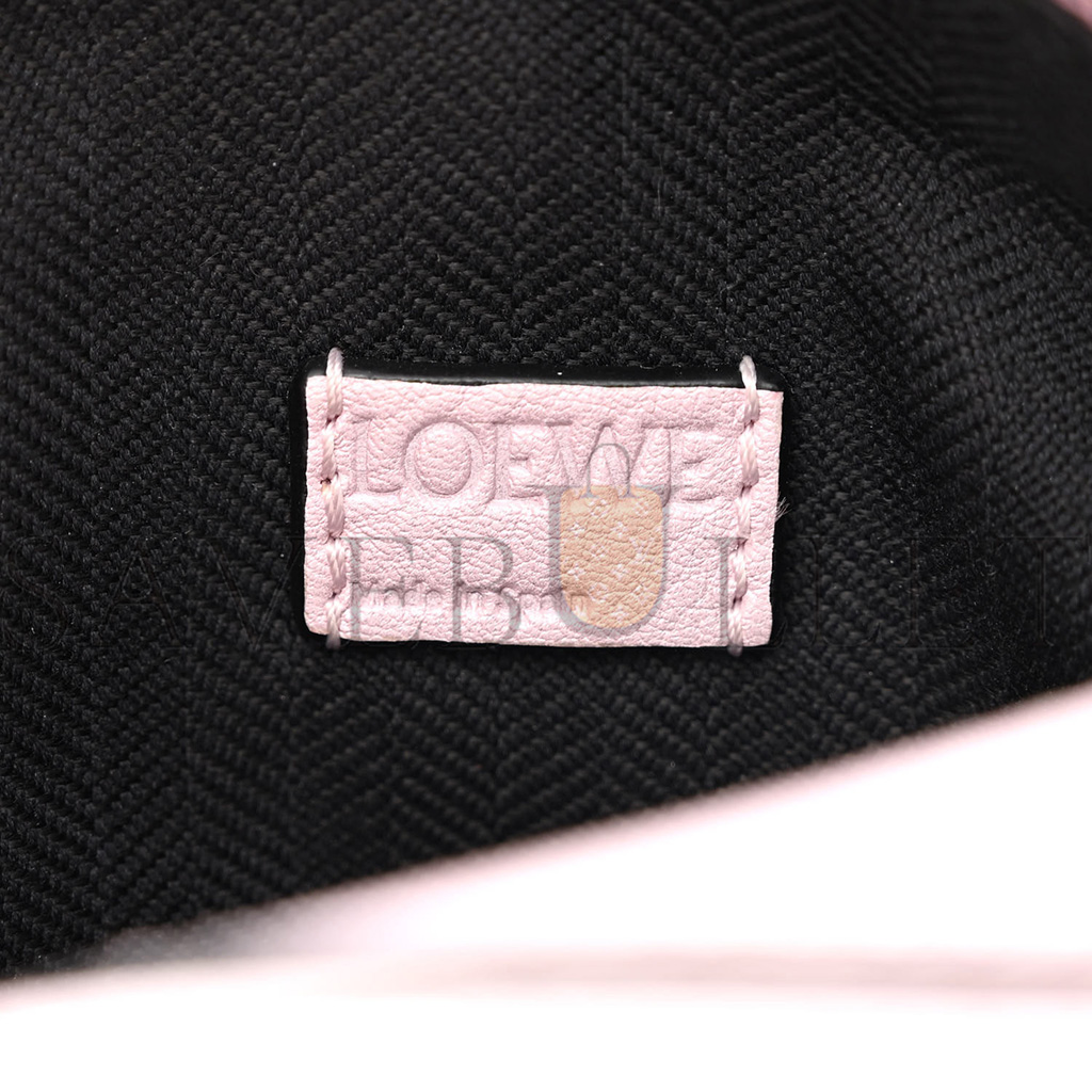LOEWE CALFSKIN MINI PUZZLE BAG ICY PINK (18*12.5*8cm) LOEWE CALFSKIN MINI PUZZLE BAG ICY PINK (18*12.5*8cm)