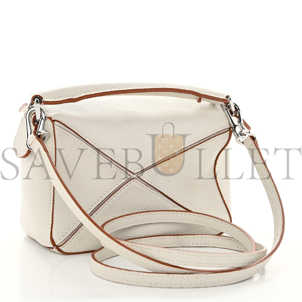 LOEWE CALFSKIN MINI PUZZLE BAG SOFT WHITE (18*12.5*8cm) LOEWE CALFSKIN MINI PUZZLE BAG SOFT WHITE (18*12.5*8cm)