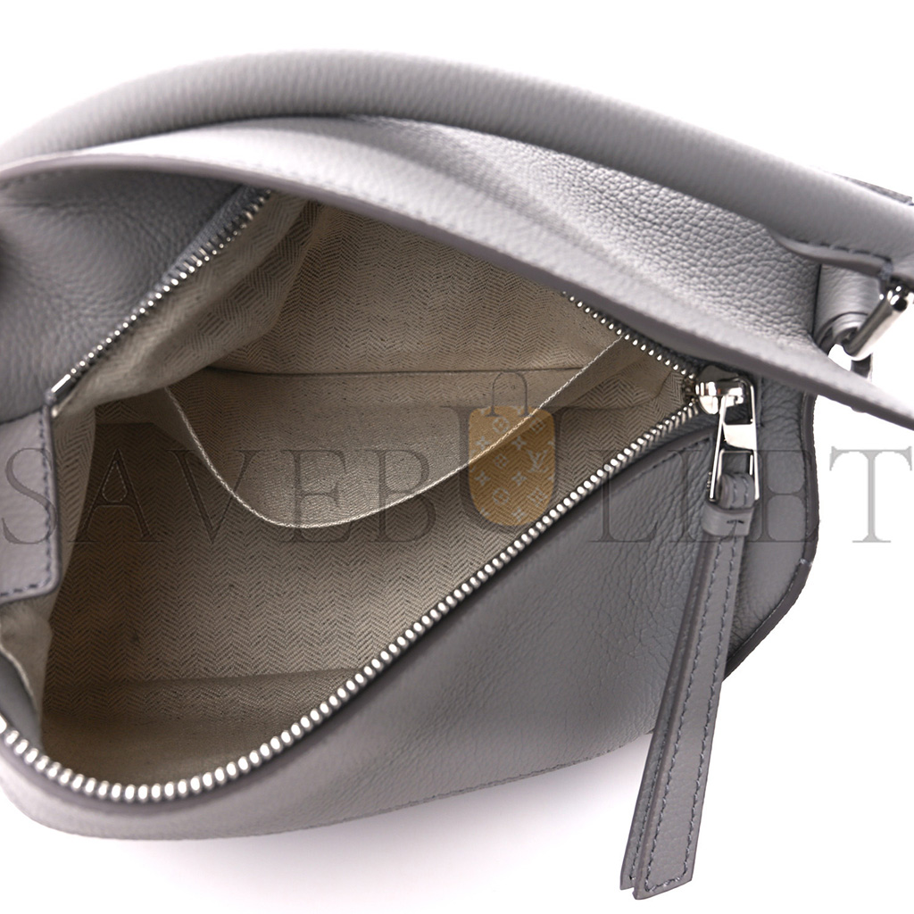 LOEWE SOFT GRAINED CALFSKIN SMALL PUZZLE EDGE BAG PEARL GREY (24*16.5*10.5cm) LOEWE SOFT GRAINED CALFSKIN SMALL PUZZLE EDGE BAG PEARL GREY (24*16.5*10.5cm)