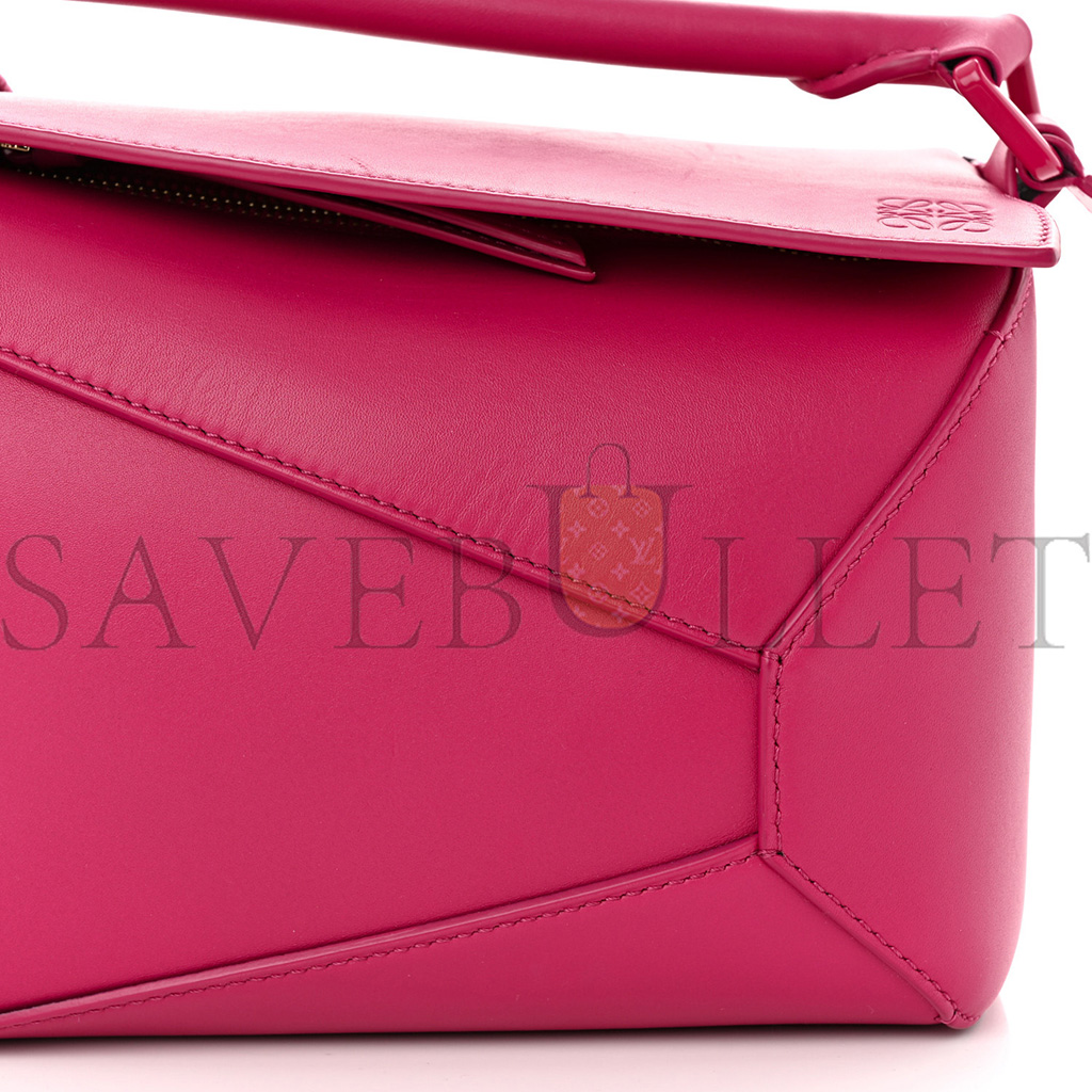 LOEWE SATIN CALFSKIN MONOCHROME SMALL PUZZLE EDGE BAG RUBY RED GLAZE (24*16.5*10.5cm) LOEWE SATIN CALFSKIN MONOCHROME SMALL PUZZLE EDGE BAG RUBY RED GLAZE (24*16.5*10.5cm)
