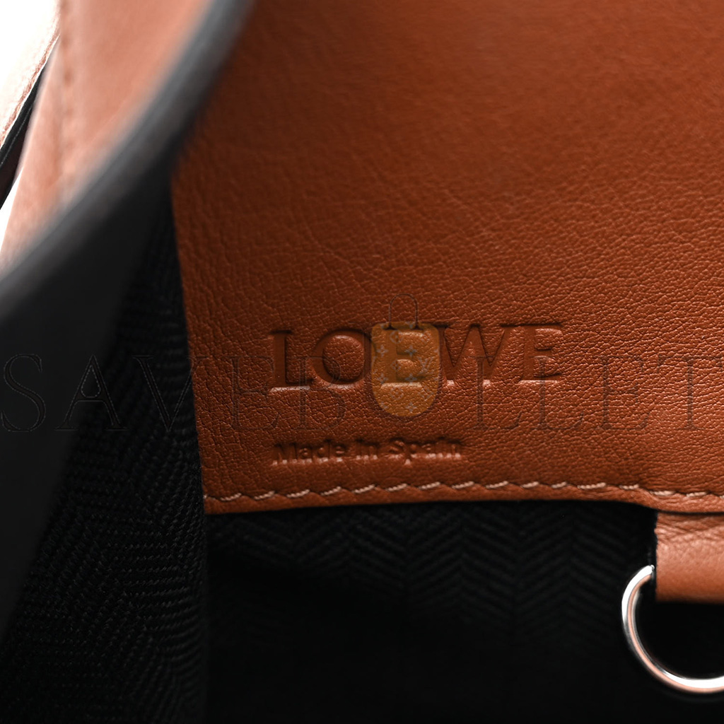 LOEWE CALFSKIN SMALL HAMMOCK SHOULDER BAG TAN (30*25*13.5) LOEWE CALFSKIN SMALL HAMMOCK SHOULDER BAG TAN (30*25*13.5)