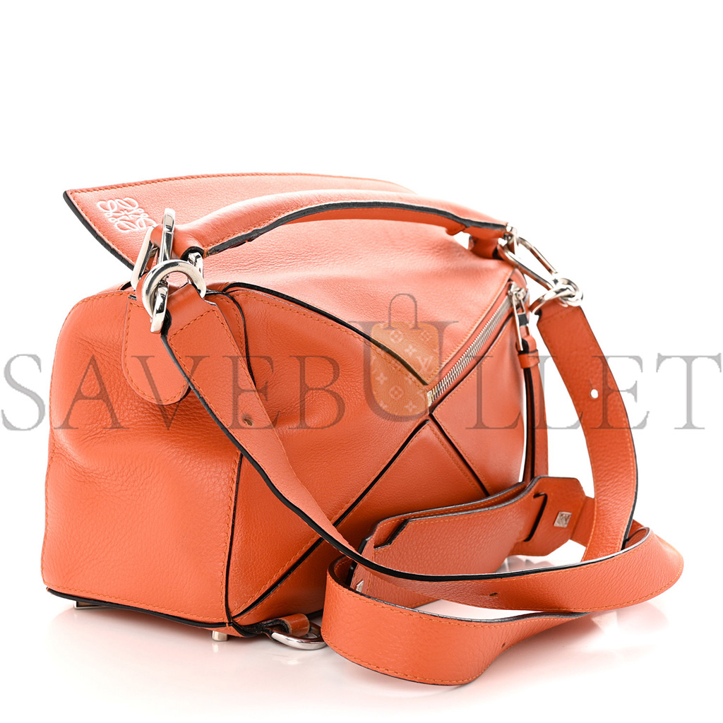 LOEWE CALFSKIN SMALL PUZZLE BAG CORAL (24*16.5*10.5cm) LOEWE CALFSKIN SMALL PUZZLE BAG CORAL (24*16.5*10.5cm)