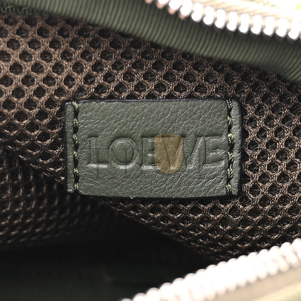 LOEWE JACQUARD ANAGRAM CALFSKIN ANTON SLING AVOCADO GREEN (34*20*10cm) LOEWE JACQUARD ANAGRAM CALFSKIN ANTON SLING AVOCADO GREEN (34*20*10cm)