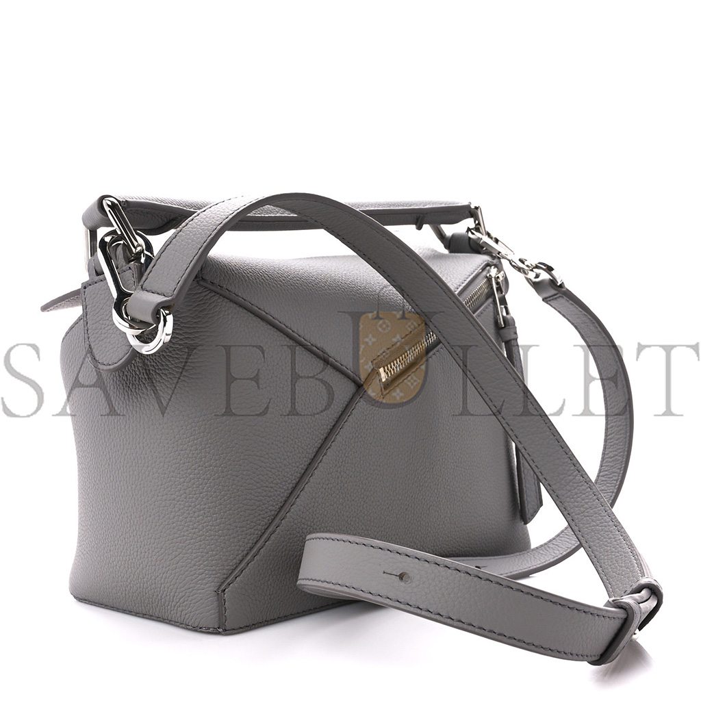 LOEWE SOFT GRAINED CALFSKIN SMALL PUZZLE EDGE BAG PEARL GREY (24*16.5*10.5cm) LOEWE SOFT GRAINED CALFSKIN SMALL PUZZLE EDGE BAG PEARL GREY (24*16.5*10.5cm)