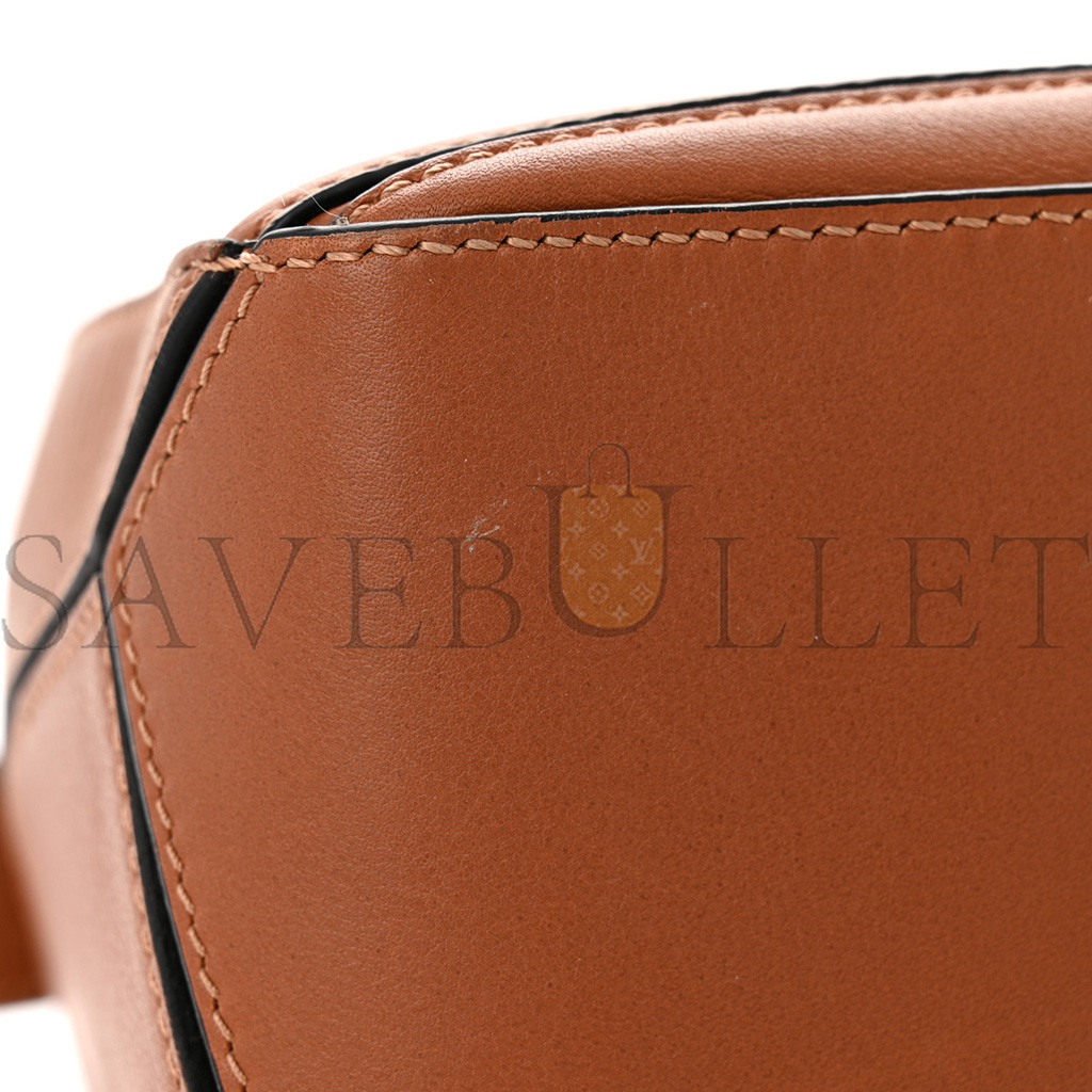LOEWE CALFSKIN SMALL PUZZLE BAG TAN (24*16.5*10.5cm) LOEWE CALFSKIN SMALL PUZZLE BAG TAN (24*16.5*10.5cm)