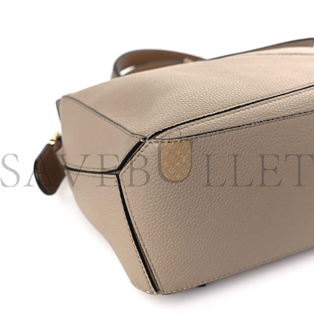 LOEWE GRAINED CALFSKIN SMALL PUZZLE BAG SAND MINK (24*16.5*10.5cm) LOEWE GRAINED CALFSKIN SMALL PUZZLE BAG SAND MINK (24*16.5*10.5cm)