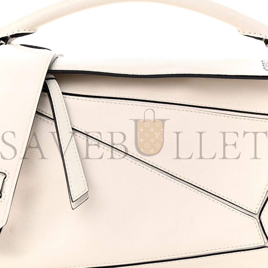 LOEWE GRAINED CALFSKIN SMALL PUZZLE BAG WHITE (24*16.5*10.5cm) LOEWE GRAINED CALFSKIN SMALL PUZZLE BAG WHITE (24*16.5*10.5cm)