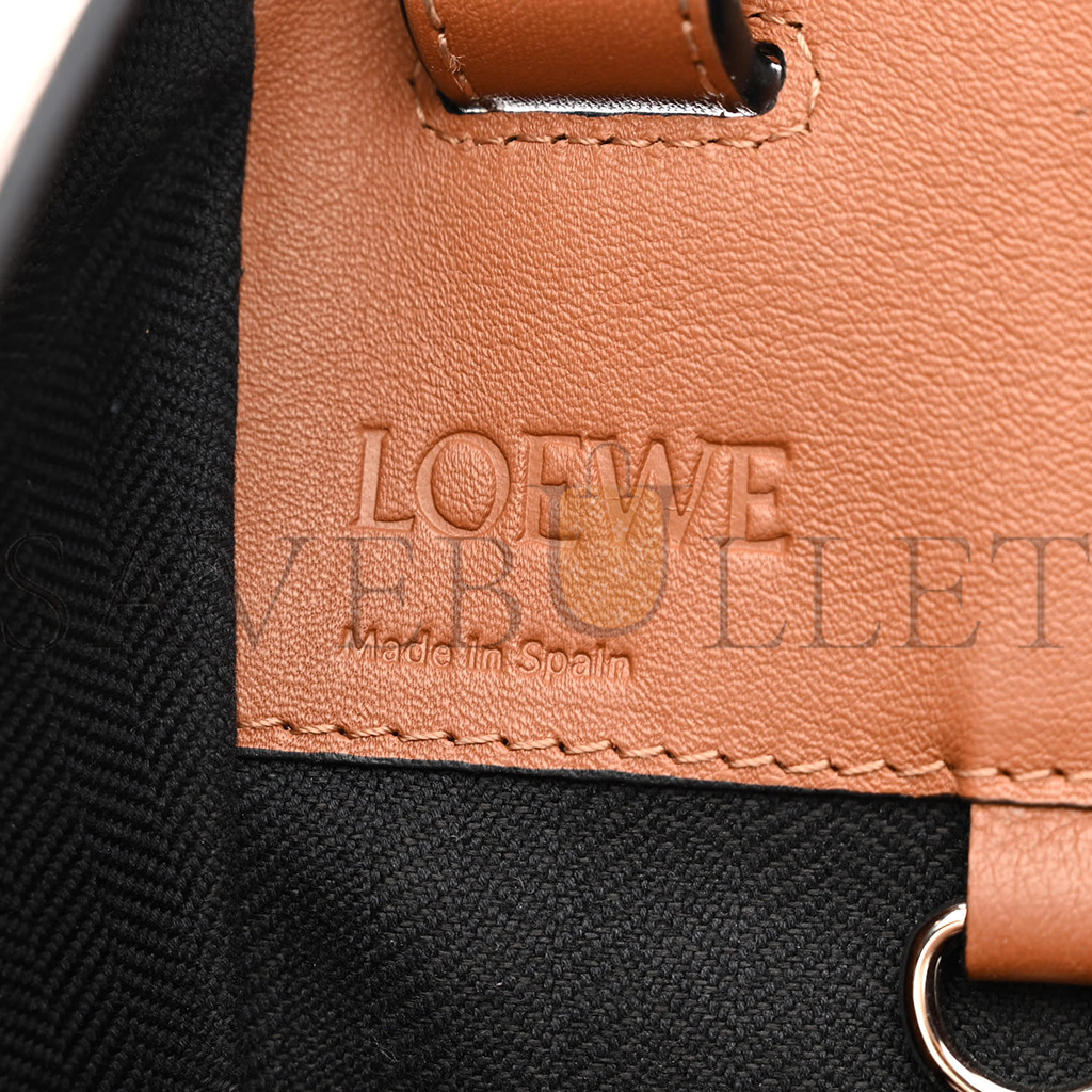 LOEWE CALFSKIN SMALL HAMMOCK SHOULDER BAG TAN (30*25*13.5cm) LOEWE CALFSKIN SMALL HAMMOCK SHOULDER BAG TAN (30*25*13.5cm)