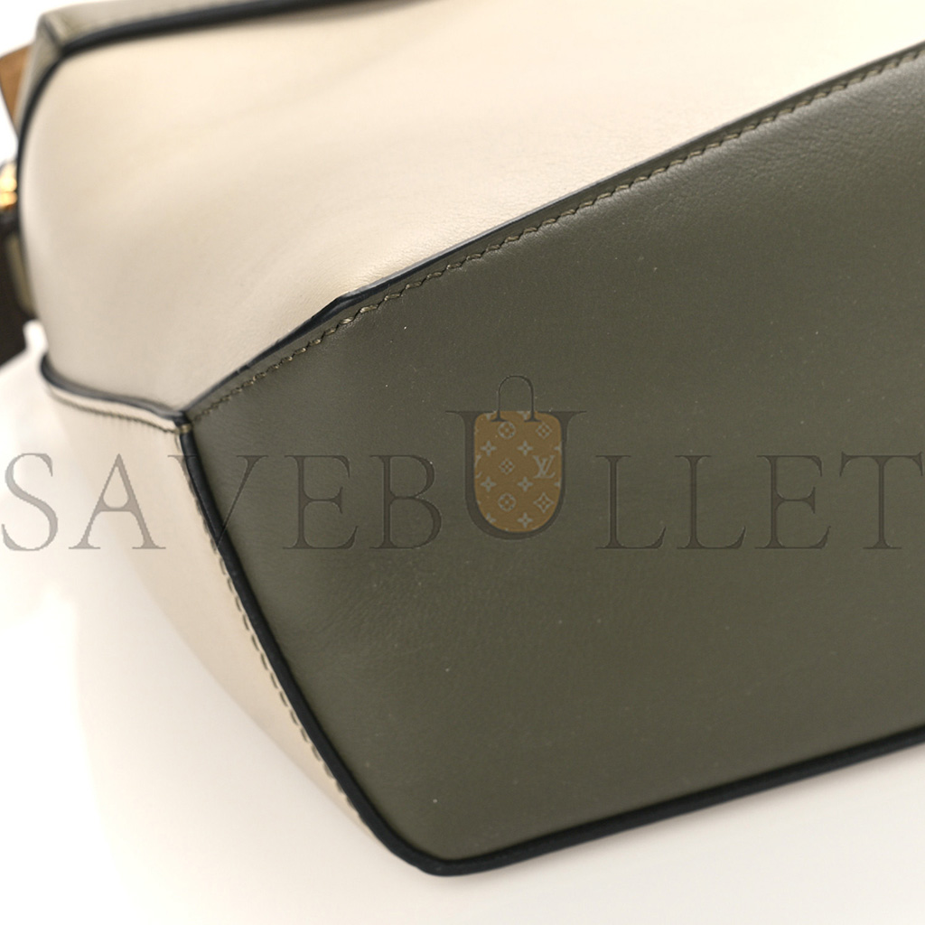 LOEWE CALFSKIN SMALL PUZZLE EDGE BAG LAUREL GREEN LIGHT OAT (24*19*10cm) LOEWE CALFSKIN SMALL PUZZLE EDGE BAG LAUREL GREEN LIGHT OAT (24*19*10cm)