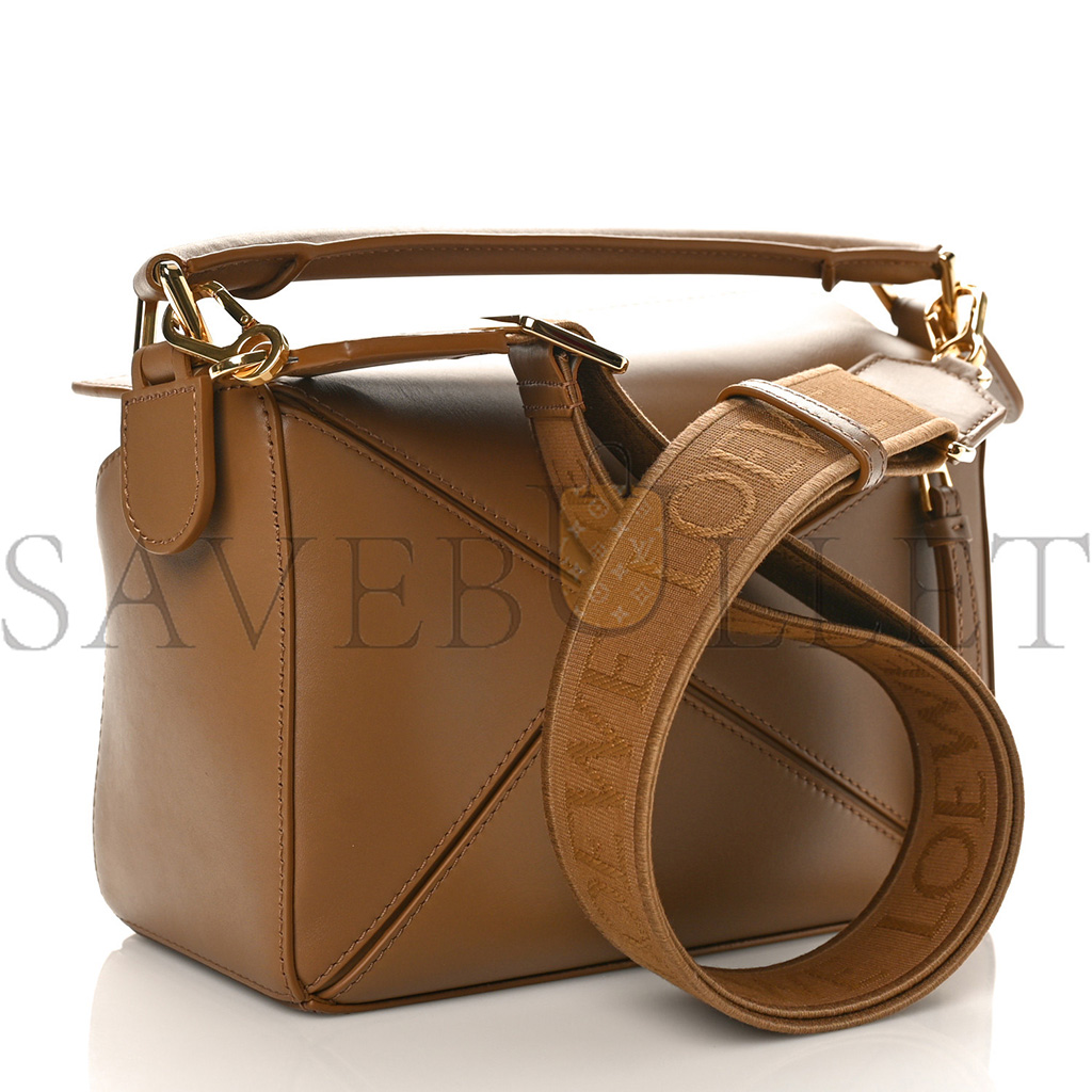 LOEWE SATIN CALFSKIN MONOCHROME SMALL PUZZLE EDGE BAG PALE OAK (24*16.5*10.5cm) LOEWE SATIN CALFSKIN MONOCHROME SMALL PUZZLE EDGE BAG PALE OAK (24*16.5*10.5cm)