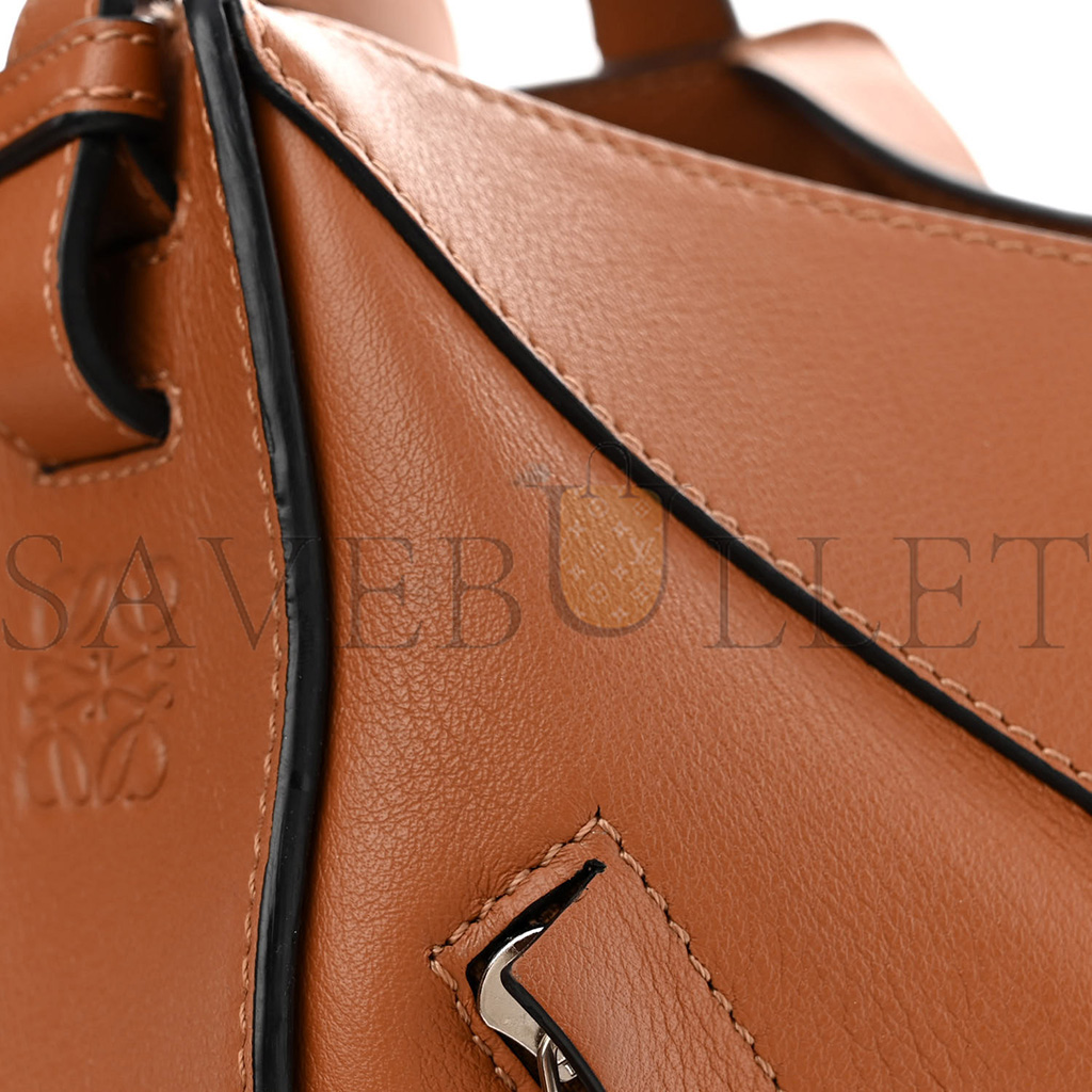LOEWE CALFSKIN SMALL HAMMOCK SHOULDER BAG TAN (30*25*13.5cm) LOEWE CALFSKIN SMALL HAMMOCK SHOULDER BAG TAN (30*25*13.5cm)