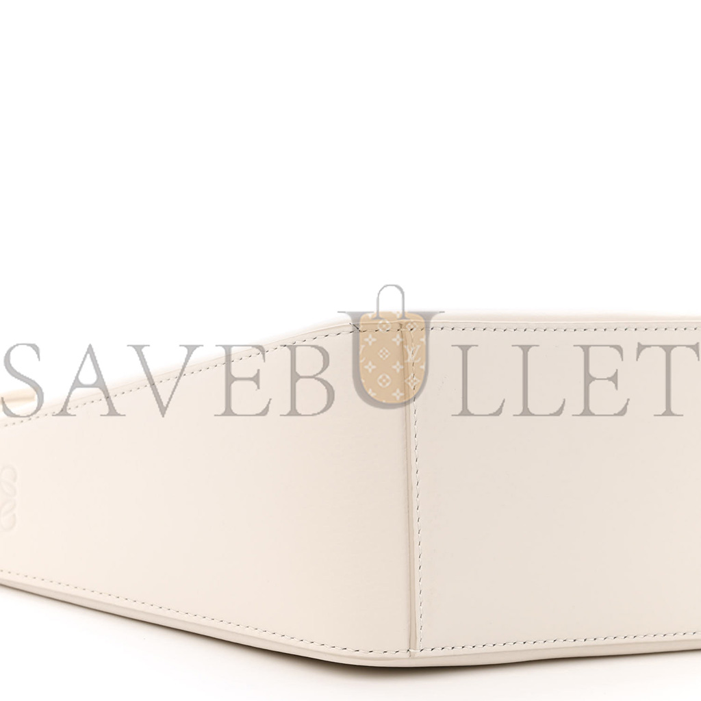 LOEWE CALFSKIN MINI HAMMOCK HOBO SOFT WHITE (17*17*10cm) LOEWE CALFSKIN MINI HAMMOCK HOBO SOFT WHITE (17*17*10cm)