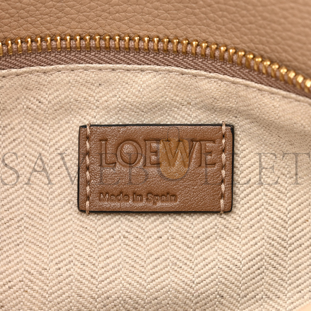 LOEWE GRAINED CALFSKIN SMALL PUZZLE BAG SAND MINK (24*16.5*10.5cm) LOEWE GRAINED CALFSKIN SMALL PUZZLE BAG SAND MINK (24*16.5*10.5cm)