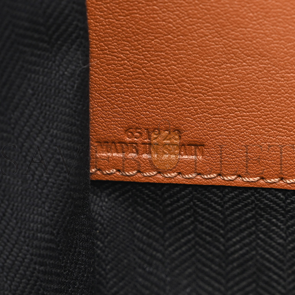 LOEWE CALFSKIN SMALL HAMMOCK SHOULDER BAG TAN (30*25*13.5cm) LOEWE CALFSKIN SMALL HAMMOCK SHOULDER BAG TAN (30*25*13.5cm)