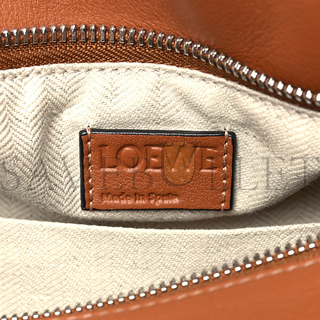 LOEWE CALFSKIN SMALL PUZZLE BAG TAN (24*16.5*10.5cm) LOEWE CALFSKIN SMALL PUZZLE BAG TAN (24*16.5*10.5cm)