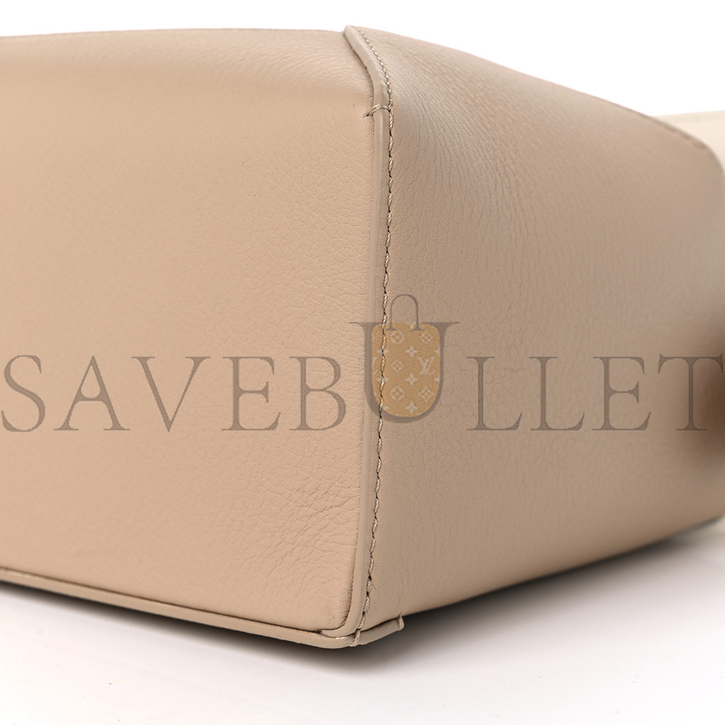 LOEWE CLASSIC CALFSKIN SMALL PUZZLE EDGE BAG SOFT WHITE PAPER CRAFT (24*16.5*10.5cm) LOEWE CLASSIC CALFSKIN SMALL PUZZLE EDGE BAG SOFT WHITE PAPER CRAFT (24*16.5*10.5cm)