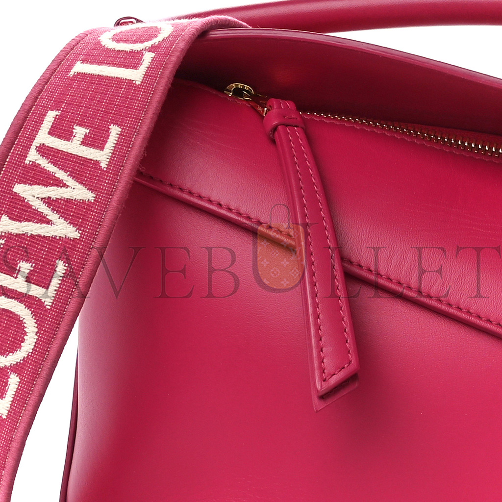 LOEWE SATIN CALFSKIN MONOCHROME SMALL PUZZLE EDGE BAG RUBY RED GLAZE (24*16.5*10.5cm) LOEWE SATIN CALFSKIN MONOCHROME SMALL PUZZLE EDGE BAG RUBY RED GLAZE (24*16.5*10.5cm)
