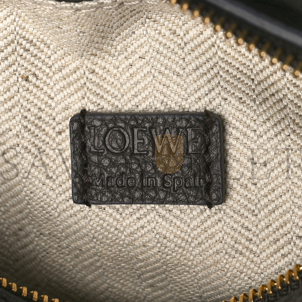 LOEWE CALFSKIN MINI PUZZLE EDGE BAG DARK GREY (18*12.5*8cm) LOEWE CALFSKIN MINI PUZZLE EDGE BAG DARK GREY (18*12.5*8cm)