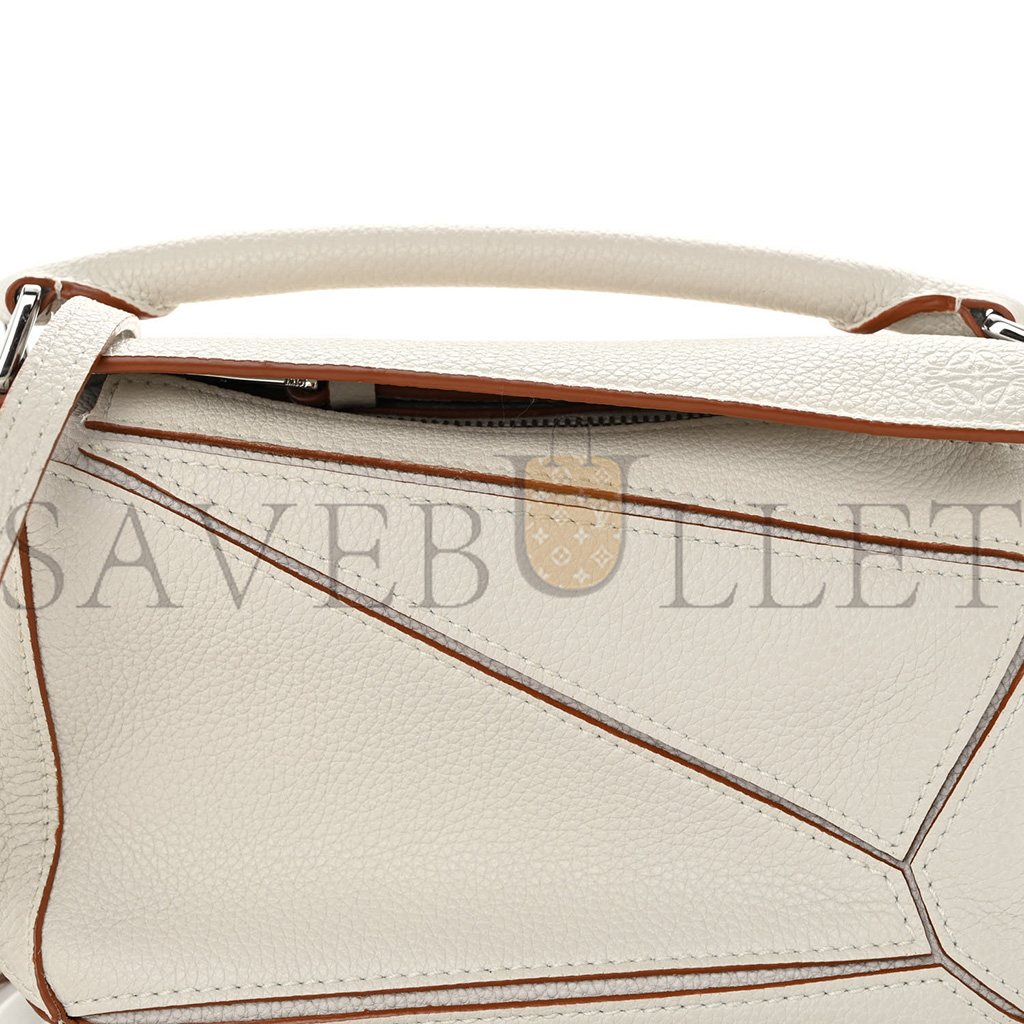 LOEWE CALFSKIN MINI PUZZLE BAG SOFT WHITE (18*12.5*8cm) LOEWE CALFSKIN MINI PUZZLE BAG SOFT WHITE (18*12.5*8cm)