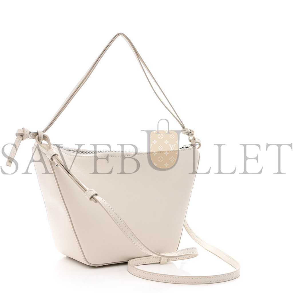 LOEWE CALFSKIN MINI HAMMOCK HOBO SOFT WHITE (17*17*10cm) LOEWE CALFSKIN MINI HAMMOCK HOBO SOFT WHITE (17*17*10cm)