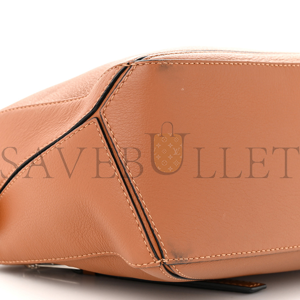 LOEWE CALFSKIN SMALL PUZZLE BAG TAN (24*16.5*10.5cm) LOEWE CALFSKIN SMALL PUZZLE BAG TAN (24*16.5*10.5cm)
