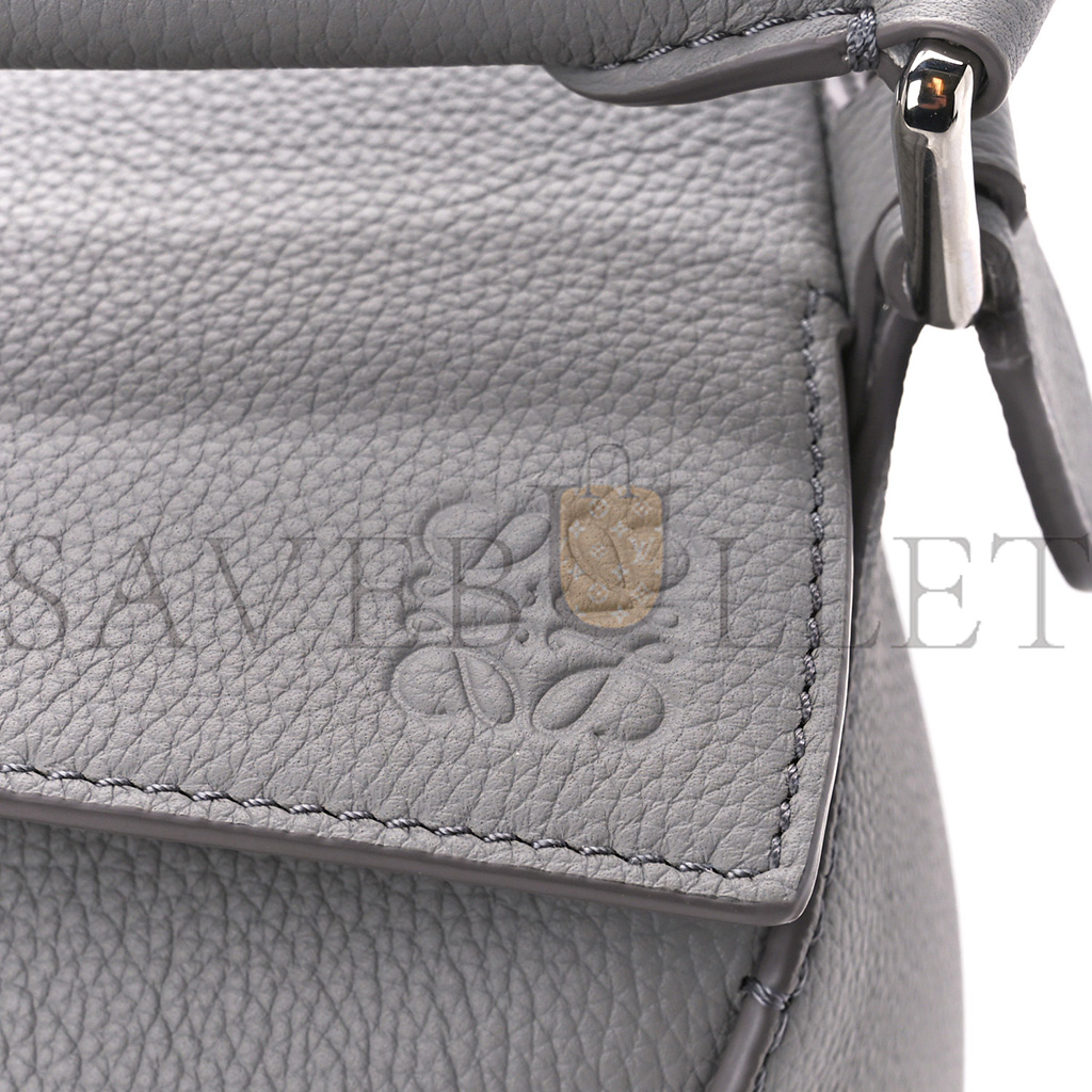 LOEWE SOFT GRAINED CALFSKIN SMALL PUZZLE EDGE BAG PEARL GREY (24*16.5*10.5cm) LOEWE SOFT GRAINED CALFSKIN SMALL PUZZLE EDGE BAG PEARL GREY (24*16.5*10.5cm)
