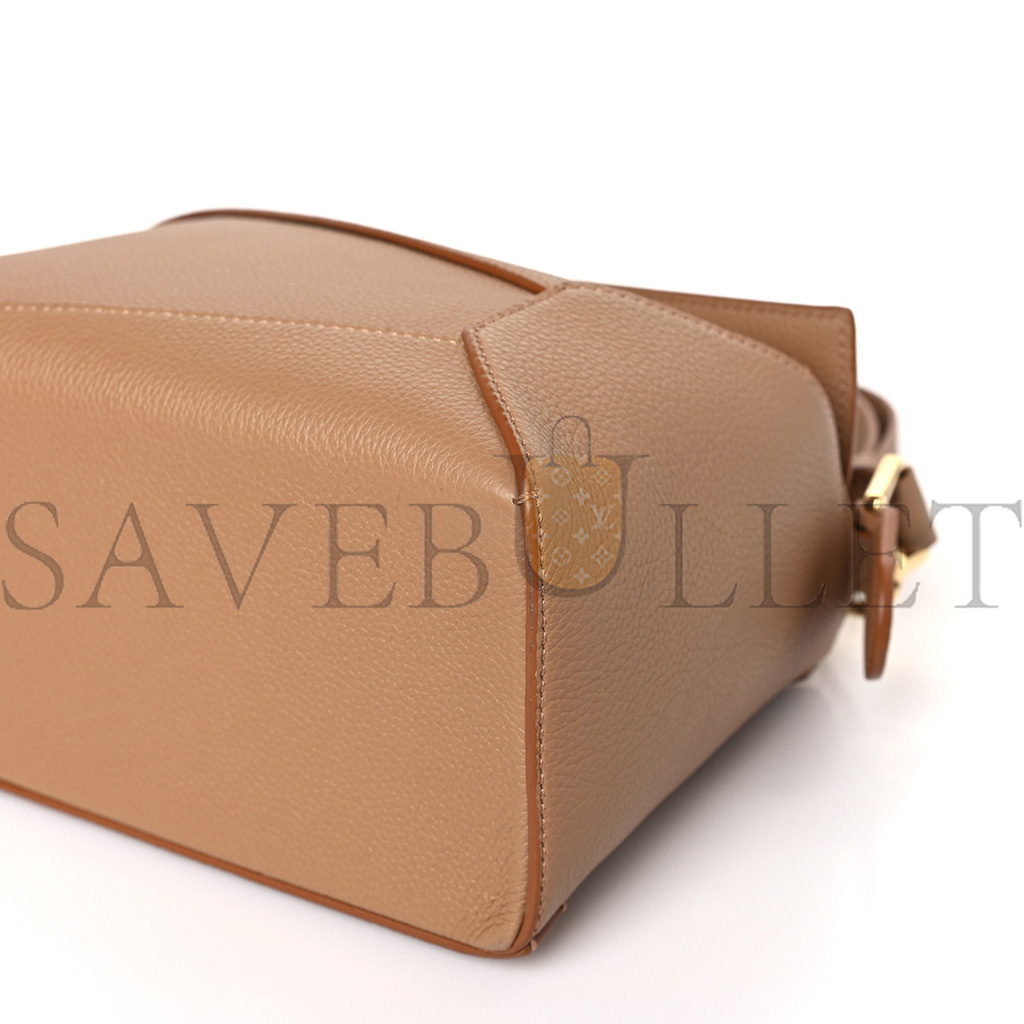 LOEWE GRAINED CALFSKIN SMALL PUZZLE EDGE BAG TOFFEE (24*16.5*10.5cm) LOEWE GRAINED CALFSKIN SMALL PUZZLE EDGE BAG TOFFEE (24*16.5*10.5cm)