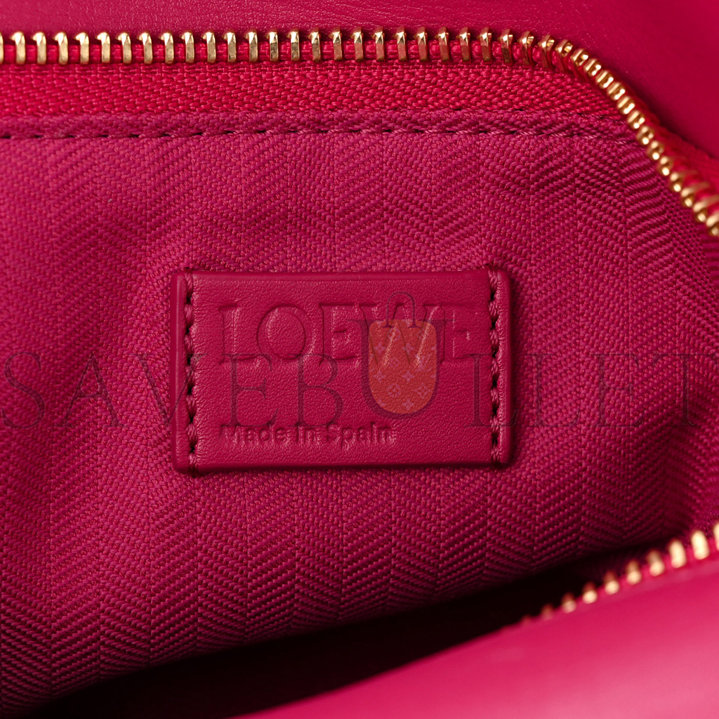 LOEWE SATIN CALFSKIN MONOCHROME SMALL PUZZLE EDGE BAG RUBY RED GLAZE (24*16.5*10.5cm) LOEWE SATIN CALFSKIN MONOCHROME SMALL PUZZLE EDGE BAG RUBY RED GLAZE (24*16.5*10.5cm)
