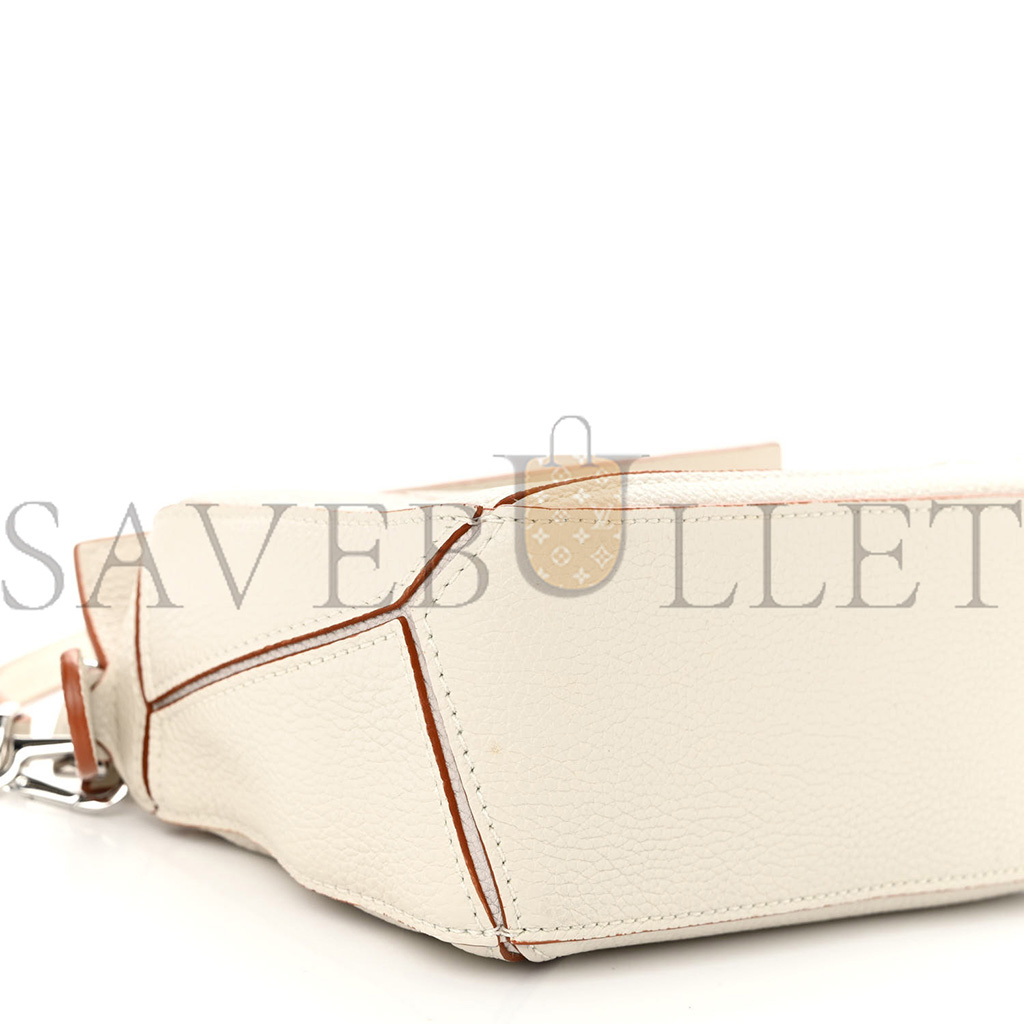 LOEWE CALFSKIN MINI PUZZLE BAG SOFT WHITE (18*12.5*8cm) LOEWE CALFSKIN MINI PUZZLE BAG SOFT WHITE (18*12.5*8cm)