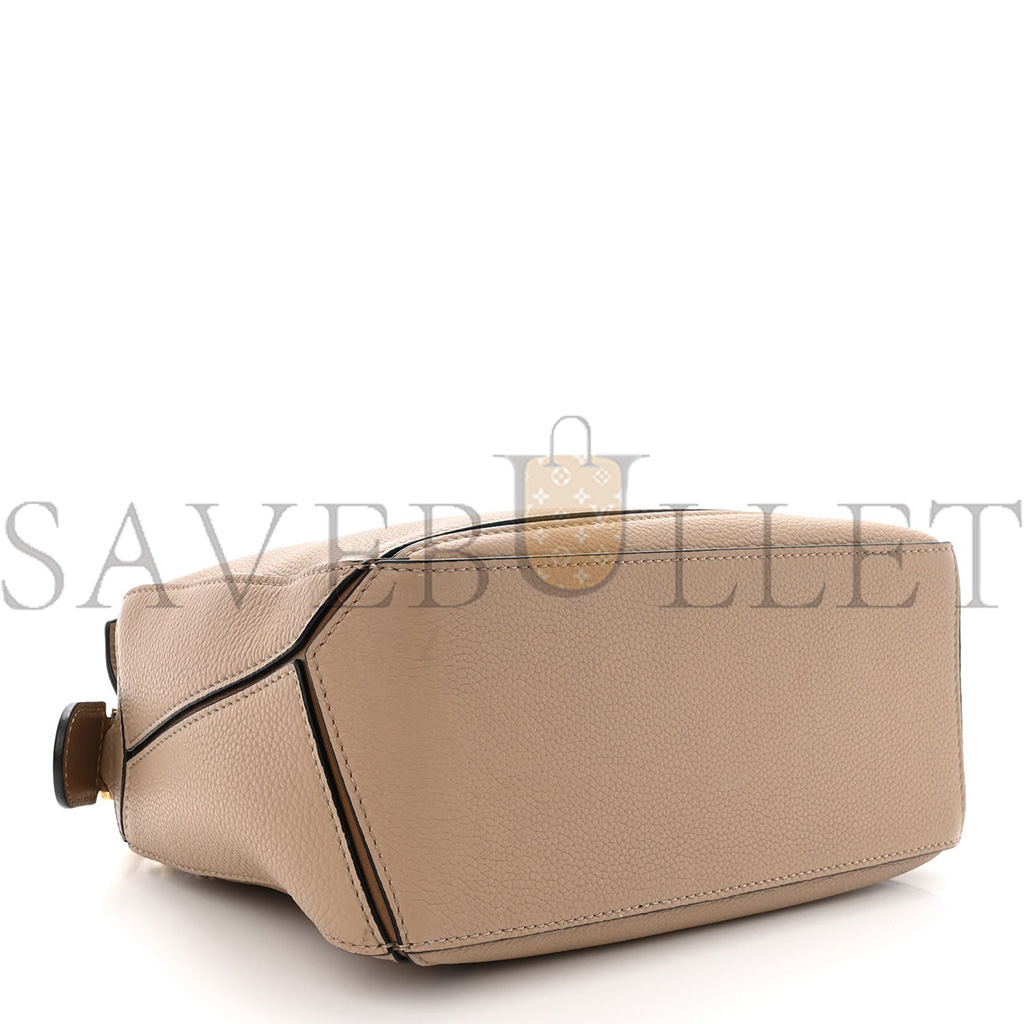 LOEWE GRAINED CALFSKIN SMALL PUZZLE BAG SAND MINK (24*16.5*10.5cm) LOEWE GRAINED CALFSKIN SMALL PUZZLE BAG SAND MINK (24*16.5*10.5cm)