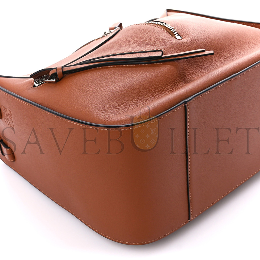 LOEWE CALFSKIN SMALL HAMMOCK SHOULDER BAG TAN (27*23*14cm) LOEWE CALFSKIN SMALL HAMMOCK SHOULDER BAG TAN (27*23*14cm)