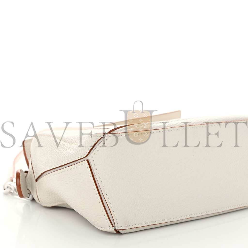 LOEWE CALFSKIN MINI PUZZLE BAG SOFT WHITE (18*12.5*8cm) LOEWE CALFSKIN MINI PUZZLE BAG SOFT WHITE (18*12.5*8cm)