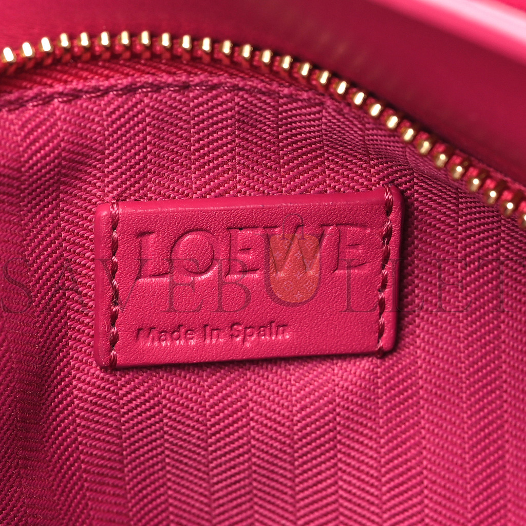 LOEWE SATIN CALFSKIN MONOCHROME SMALL PUZZLE EDGE BAG RUBY RED GLAZE (24*16.5*10.5cm) LOEWE SATIN CALFSKIN MONOCHROME SMALL PUZZLE EDGE BAG RUBY RED GLAZE (24*16.5*10.5cm)