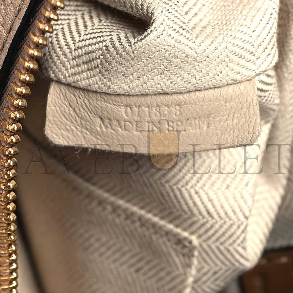 LOEWE GRAINED CALFSKIN SMALL PUZZLE BAG SAND MINK (24*16.5*10.5cm) LOEWE GRAINED CALFSKIN SMALL PUZZLE BAG SAND MINK (24*16.5*10.5cm)