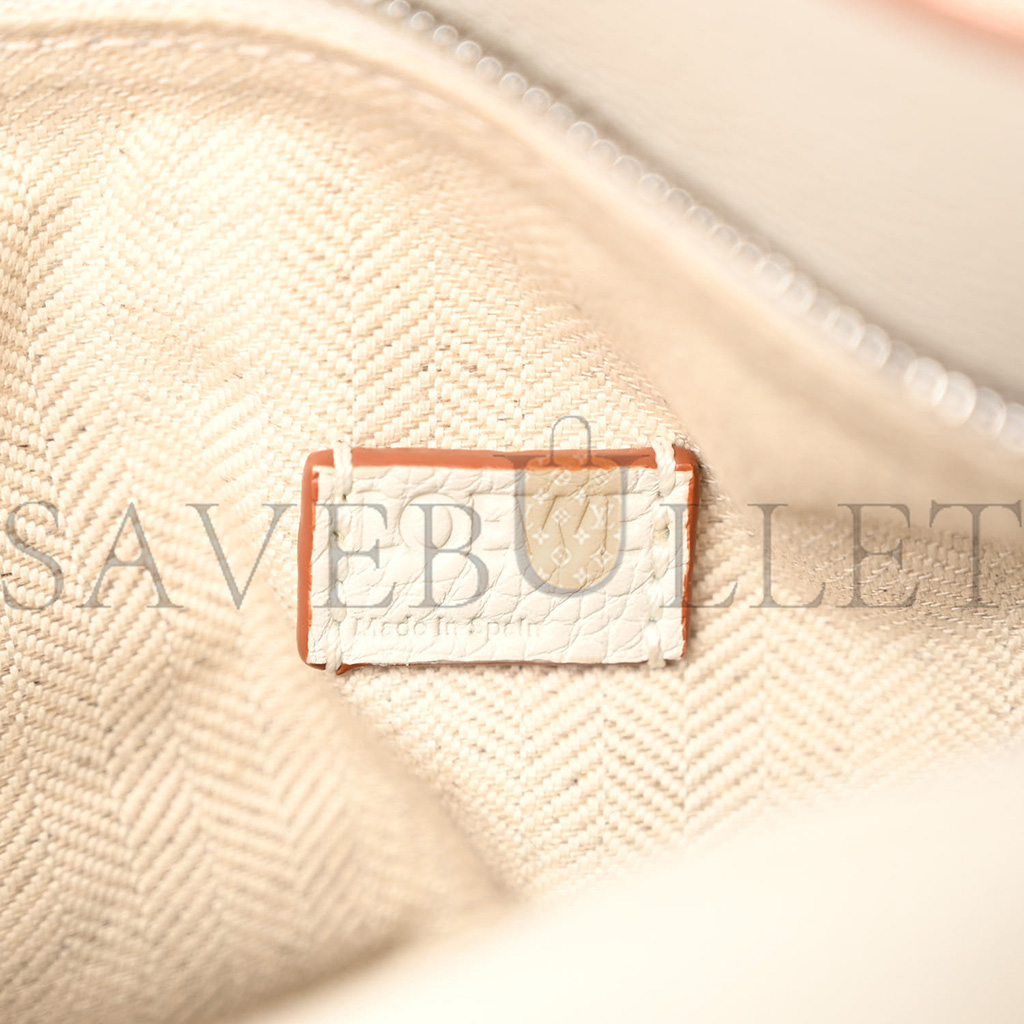 LOEWE CALFSKIN MINI PUZZLE BAG SOFT WHITE (18*12.5*8cm) LOEWE CALFSKIN MINI PUZZLE BAG SOFT WHITE (18*12.5*8cm)