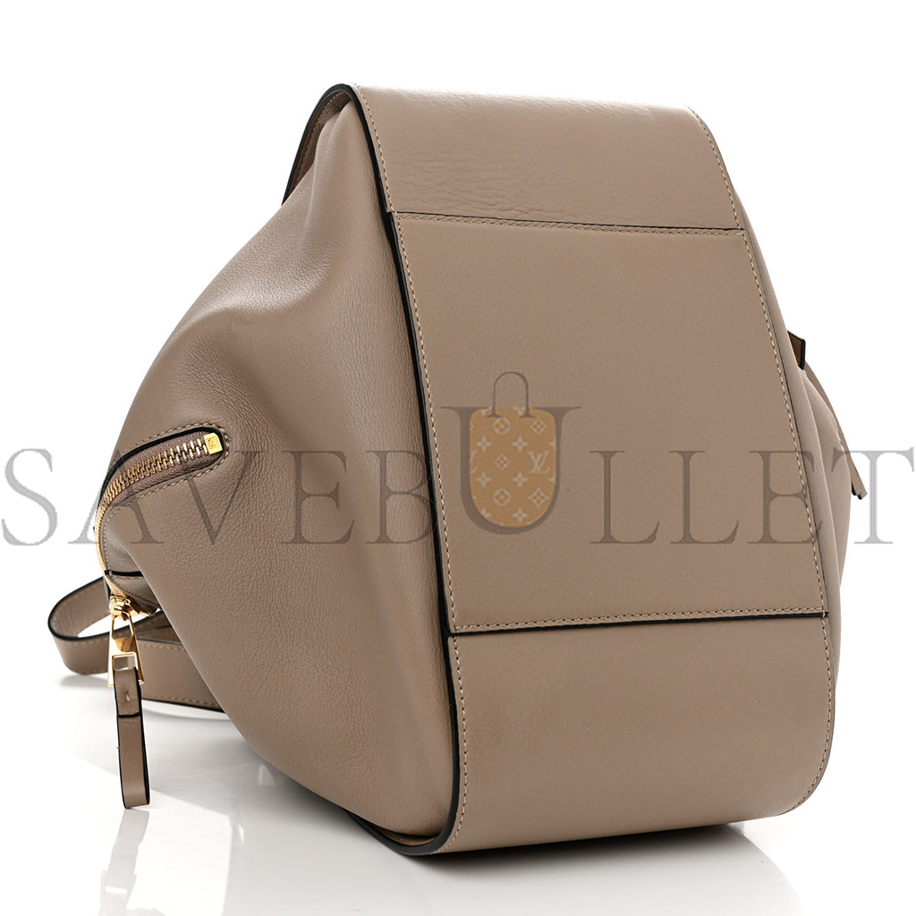 LOEWE CALFSKIN SMALL HAMMOCK SHOULDER BAG SAND (30*25*13.5cm) LOEWE CALFSKIN SMALL HAMMOCK SHOULDER BAG SAND (30*25*13.5cm)