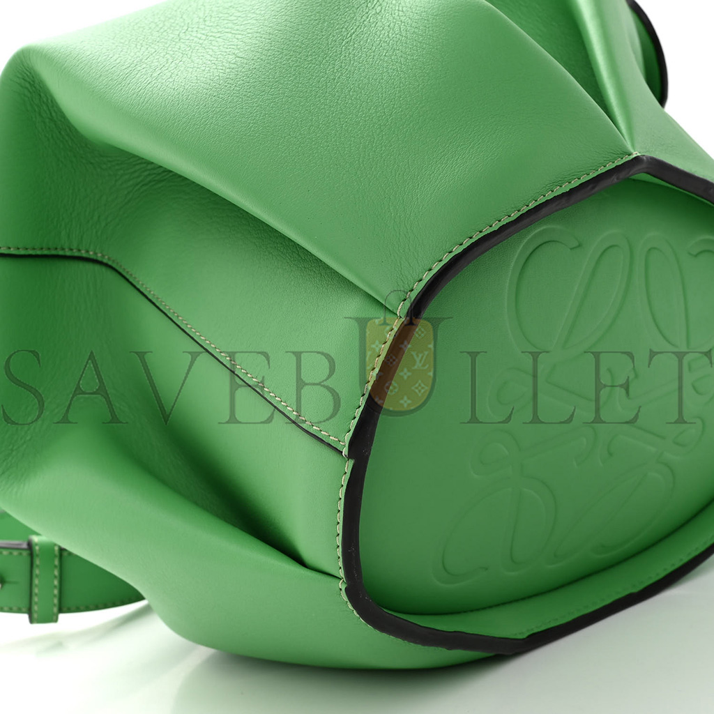 LOEWE CALFSKIN LARGE ELEPHANT CROSSBODY BAG APPLE GREEN (20*15*14cm) LOEWE CALFSKIN LARGE ELEPHANT CROSSBODY BAG APPLE GREEN (20*15*14cm)