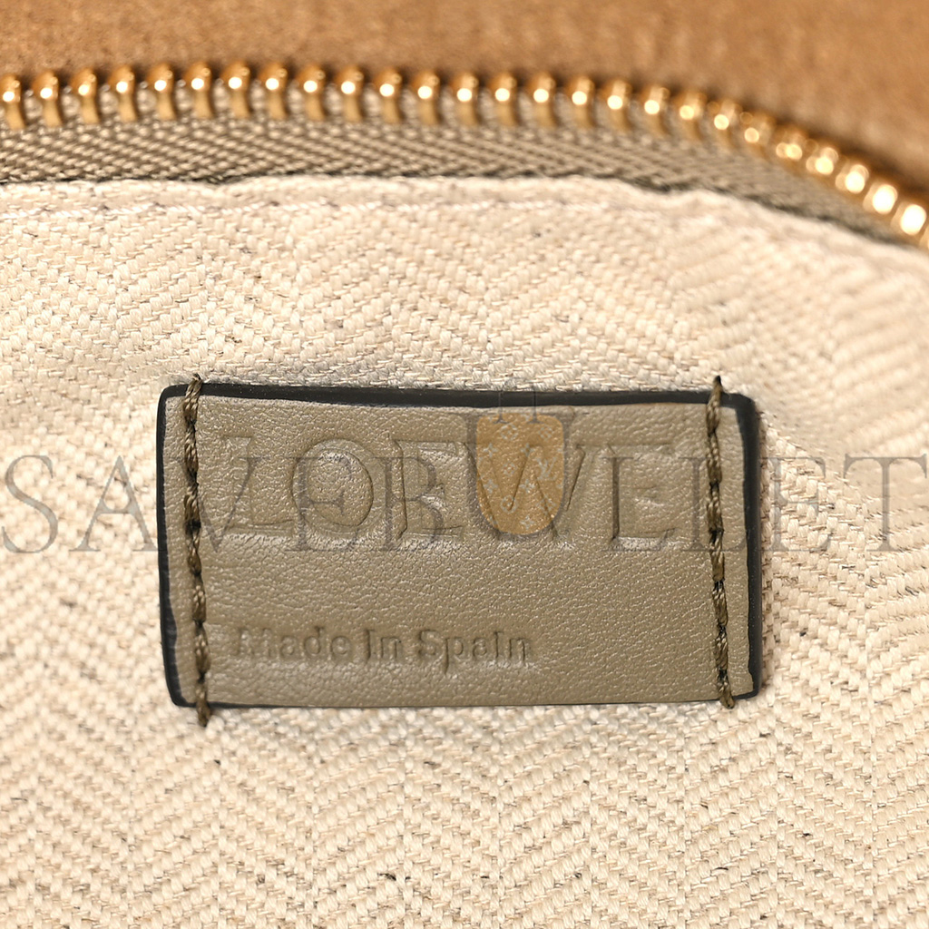 LOEWE CALFSKIN SMALL PUZZLE EDGE BAG LAUREL GREEN LIGHT OAT (24*19*10cm) LOEWE CALFSKIN SMALL PUZZLE EDGE BAG LAUREL GREEN LIGHT OAT (24*19*10cm)