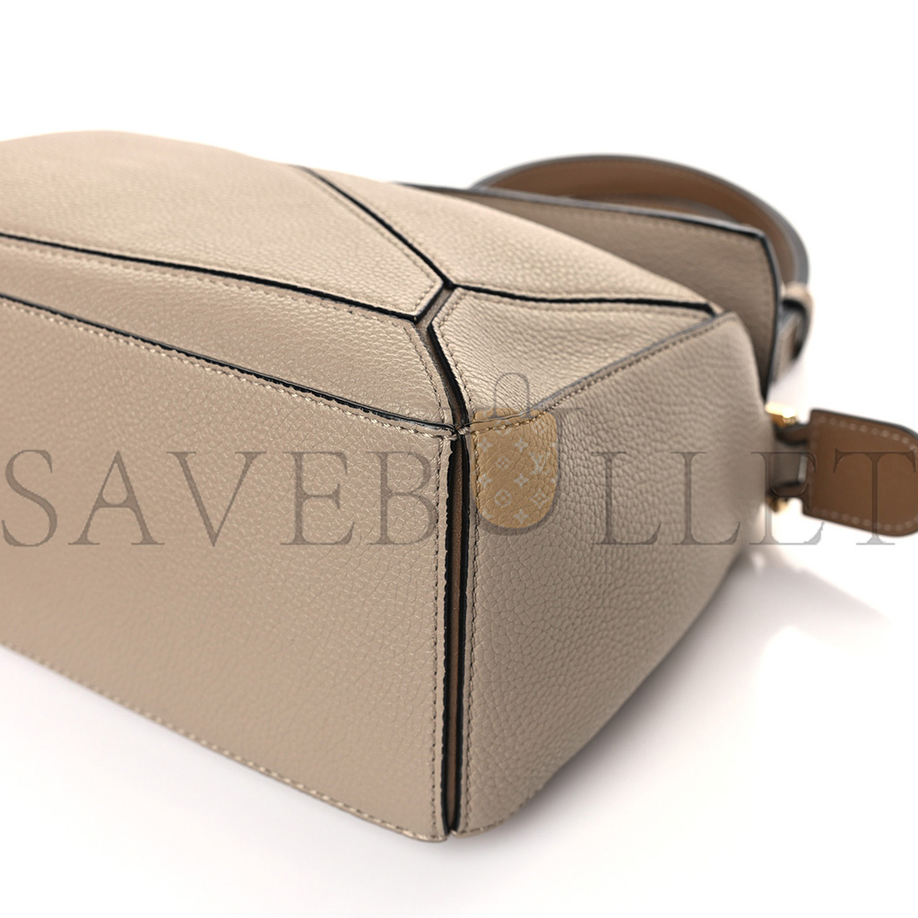 LOEWE GRAINED CALFSKIN SMALL PUZZLE BAG SAND MINK (24*16.5*10.5cm) LOEWE GRAINED CALFSKIN SMALL PUZZLE BAG SAND MINK (24*16.5*10.5cm)