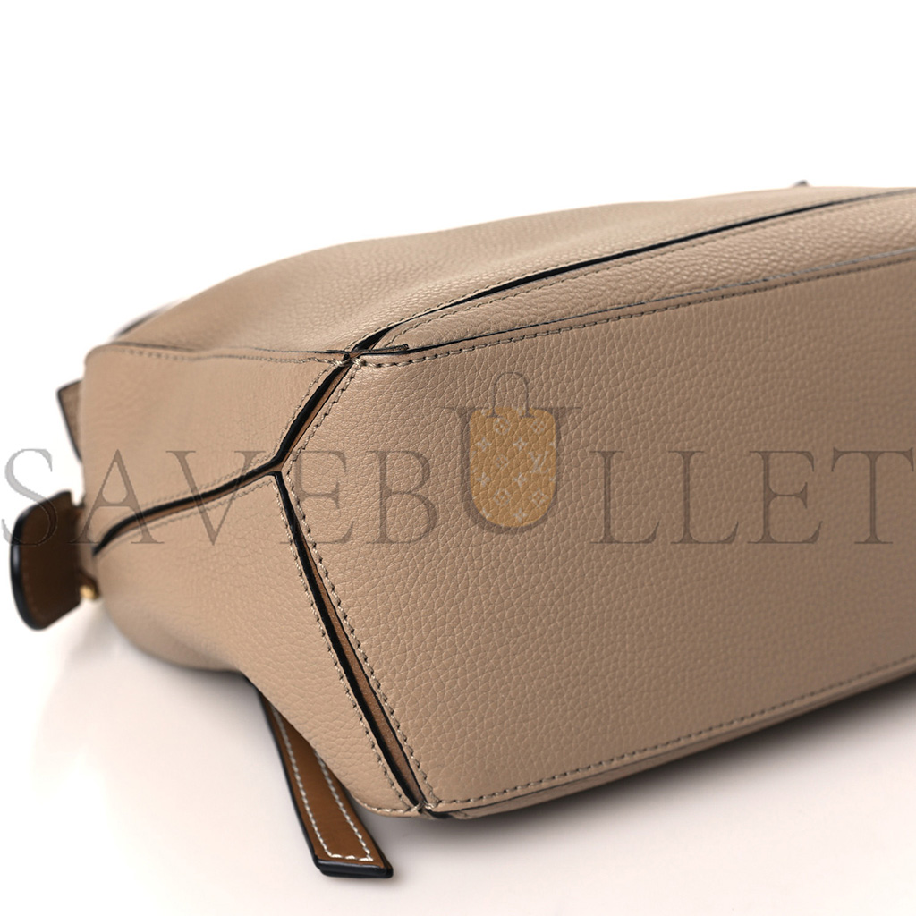 LOEWE GRAINED CALFSKIN SMALL PUZZLE BAG SAND MINK (24*16.5*10.5cm) LOEWE GRAINED CALFSKIN SMALL PUZZLE BAG SAND MINK (24*16.5*10.5cm)