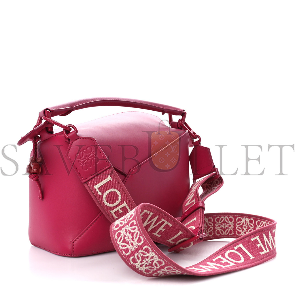 LOEWE SATIN CALFSKIN MONOCHROME SMALL PUZZLE EDGE BAG RUBY RED GLAZE (24*16.5*10.5cm) LOEWE SATIN CALFSKIN MONOCHROME SMALL PUZZLE EDGE BAG RUBY RED GLAZE (24*16.5*10.5cm)