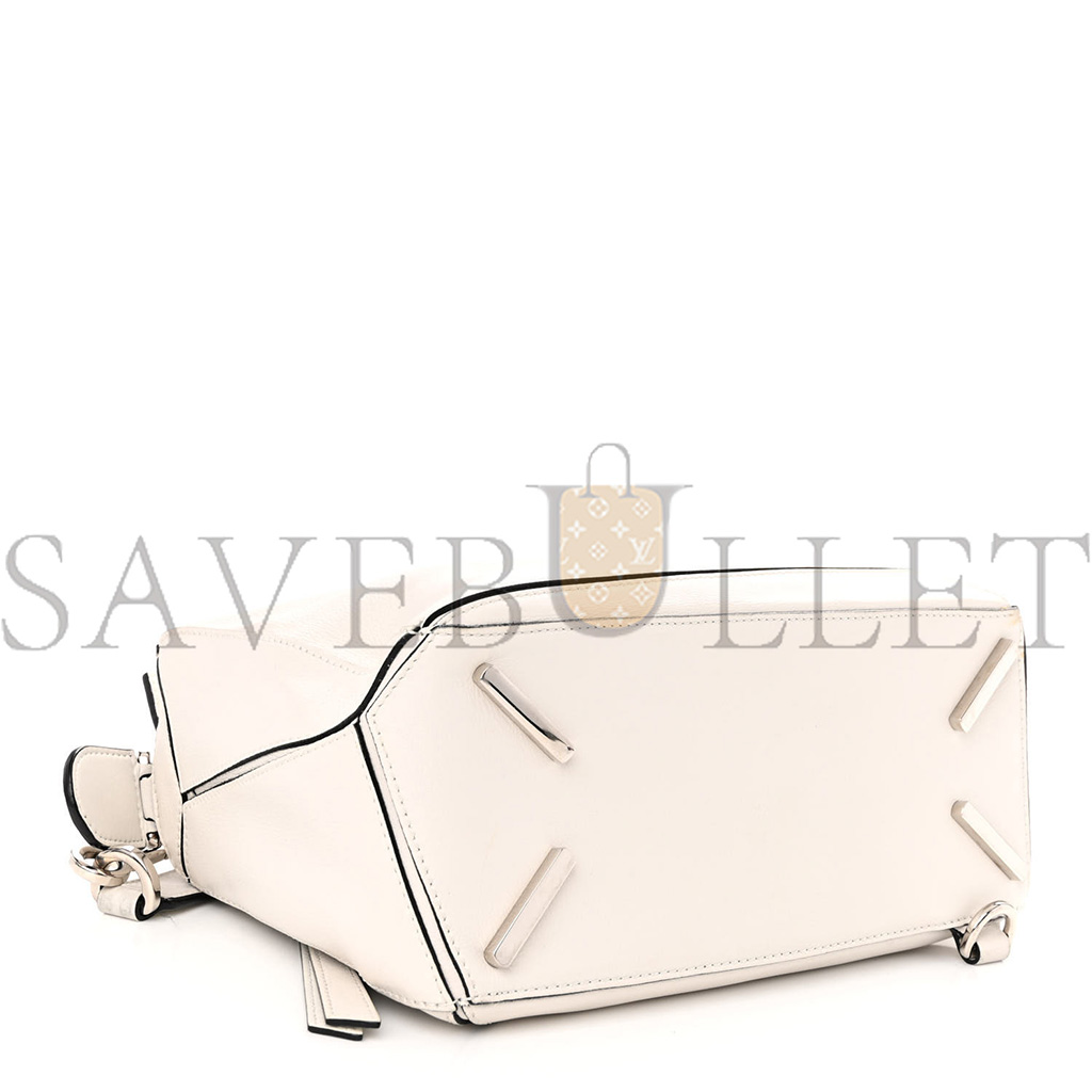 LOEWE GRAINED CALFSKIN SMALL PUZZLE BAG WHITE (24*16.5*10.5cm) LOEWE GRAINED CALFSKIN SMALL PUZZLE BAG WHITE (24*16.5*10.5cm)
