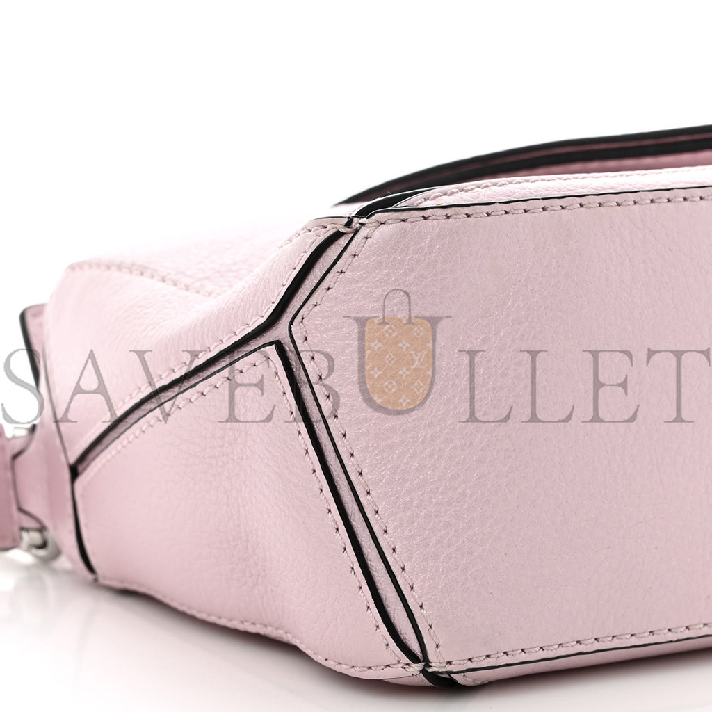 LOEWE CALFSKIN MINI PUZZLE BAG ICY PINK (18*12.5*8cm) LOEWE CALFSKIN MINI PUZZLE BAG ICY PINK (18*12.5*8cm)