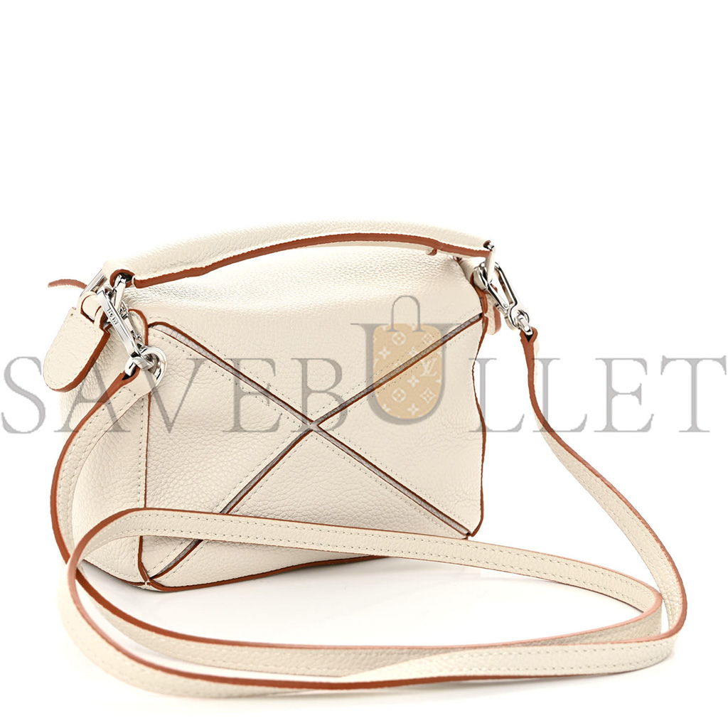 LOEWE CALFSKIN MINI PUZZLE BAG SOFT WHITE (18*12.5*8cm) LOEWE CALFSKIN MINI PUZZLE BAG SOFT WHITE (18*12.5*8cm)