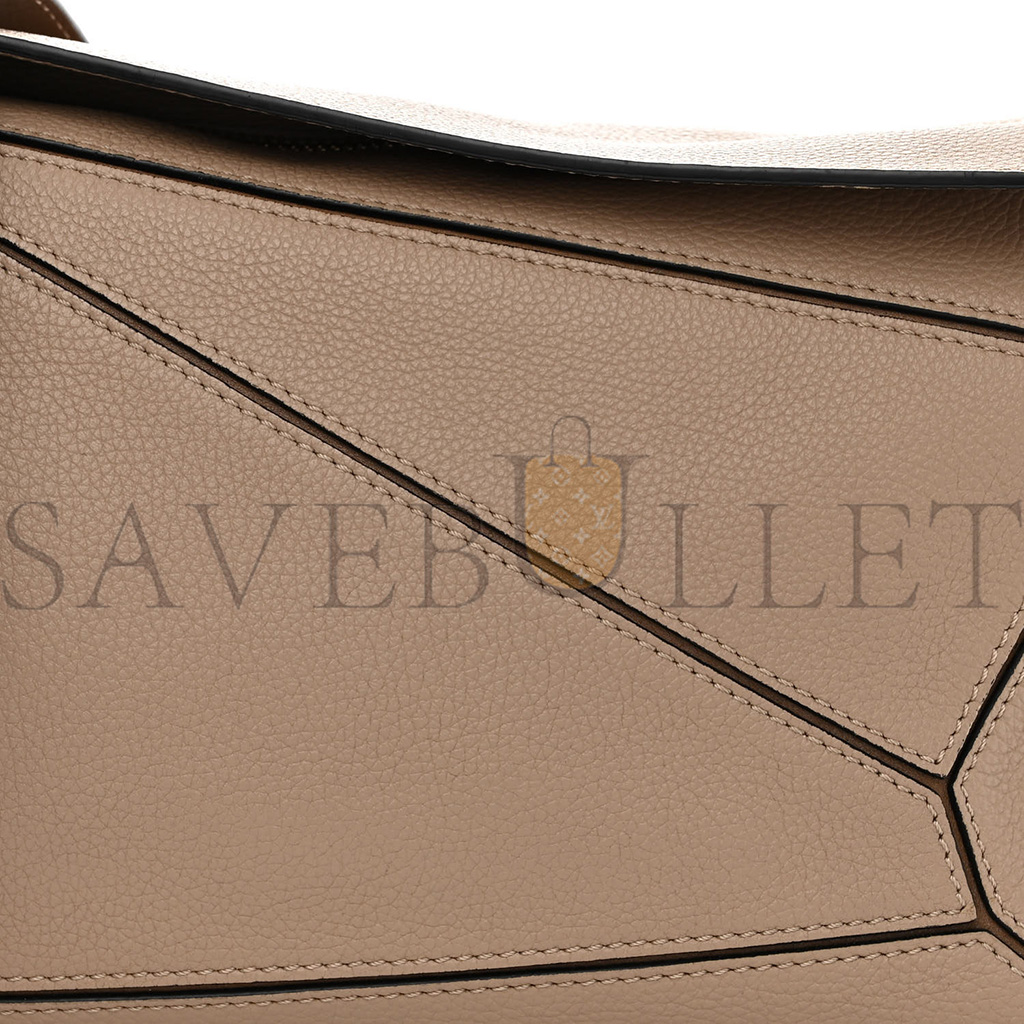 LOEWE GRAINED CALFSKIN SMALL PUZZLE BAG SAND MINK (24*16.5*10.5cm) LOEWE GRAINED CALFSKIN SMALL PUZZLE BAG SAND MINK (24*16.5*10.5cm)